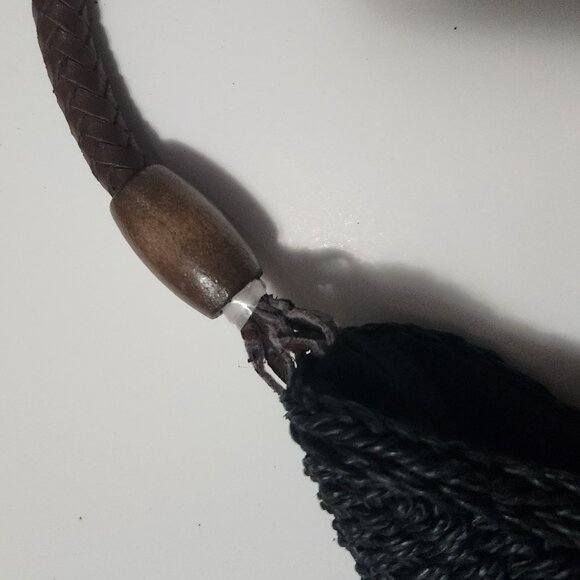 Black woven pattern handbag, inner lining drawstirng cinch tie pouch - Picture 7 of 9